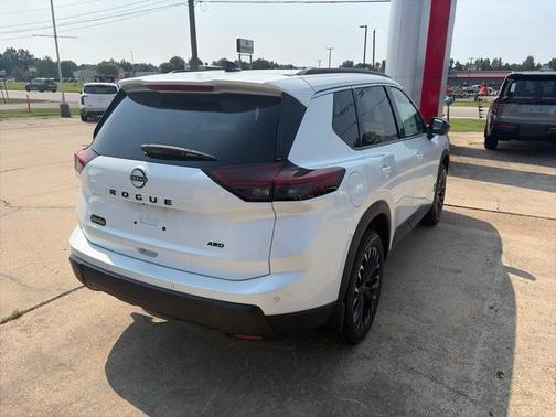 Everest White Pearl Tricoat 2026 Nissan Rogue Dark Armor