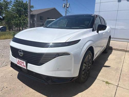 Everest White Pearl/Black 2026 Nissan Murano Platinum