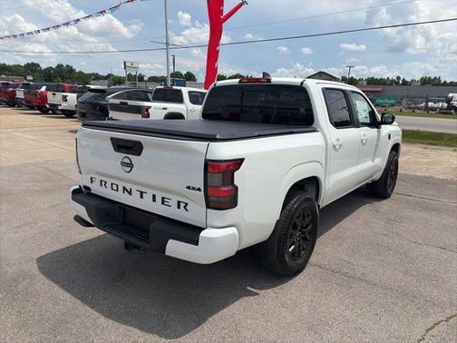 Glacier White 2026 Nissan Frontier SV