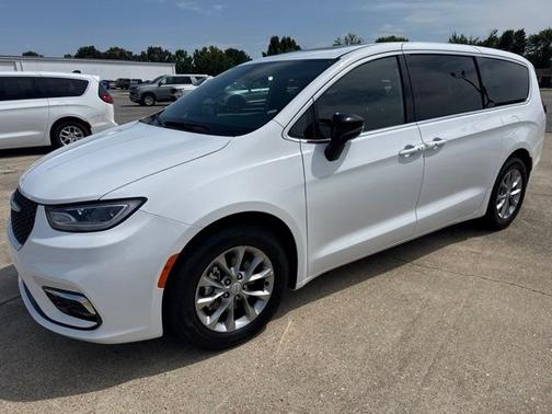Bright White Clearcoat 2026 Chrysler Pacifica Limited AWD
