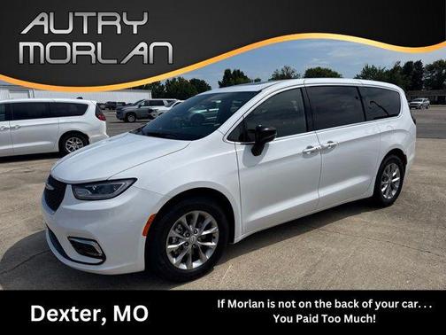 Bright White Clearcoat 2026 Chrysler Pacifica Limited