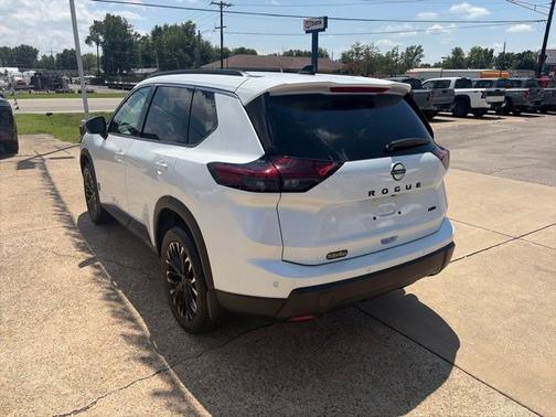 Everest White Pearl Tricoat 2026 Nissan Rogue Dark Armor