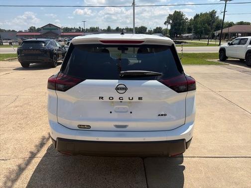 Everest White Pearl Tricoat 2026 Nissan Rogue Dark Armor