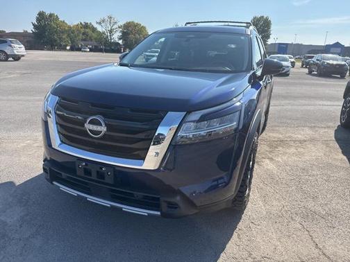 2024 Nissan Pathfinder SL 4WD