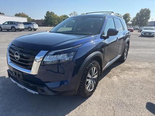 2024 Nissan Pathfinder SL 4WD