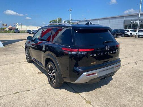 2024 Nissan Pathfinder Platinum 4WD