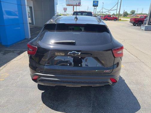 Mosaic Black Metallic 2026 Chevrolet Trax FWD 2RS