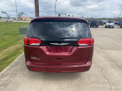2023 Chrysler Voyager LX