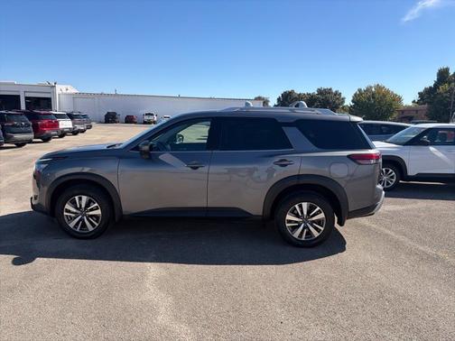 Gun Metallic 2025 Nissan Pathfinder SL