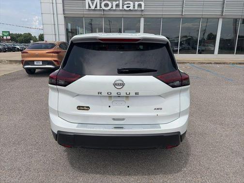 Everest White Pearl Tricoat 2026 Nissan Rogue SV