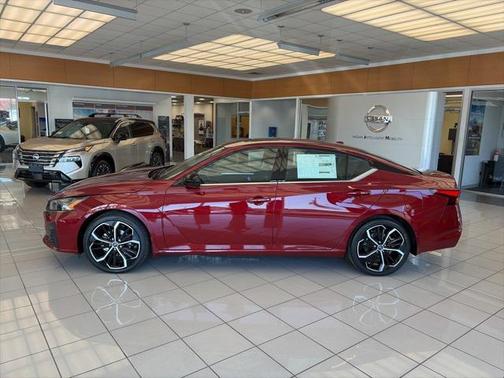 2025 Nissan Altima SR FWD