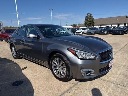 2019 INFINITI Q70 3.7X LUXE