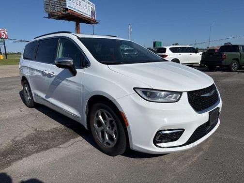 Bright White Clearcoat 2023 Chrysler Pacifica Limited