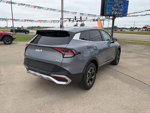 Everlasting Silver 2025 Kia Sportage LX