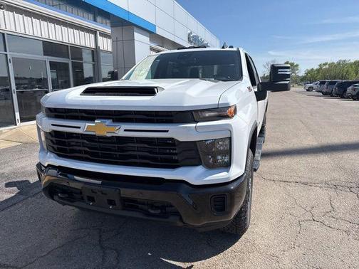 2026 Chevrolet Silverado 2500 Custom