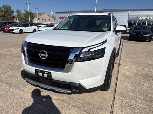 2025 Nissan Pathfinder SL 4WD