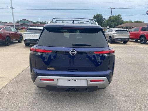 2023 Nissan Pathfinder SL 4WD
