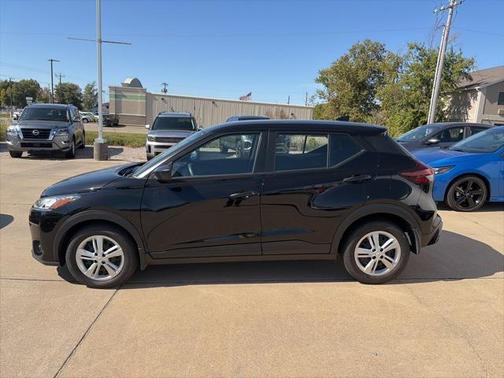 2025 Nissan Kicks S