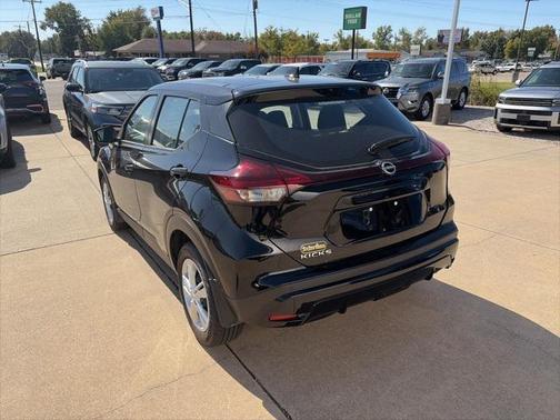 2025 Nissan Kicks S