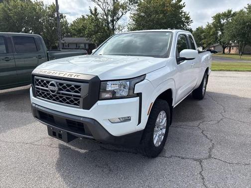 2023 Nissan Frontier SV