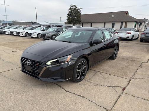 2025 Nissan Altima SR FWD