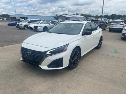 2024 Nissan Altima SR FWD