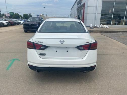 2024 Nissan Altima SR FWD