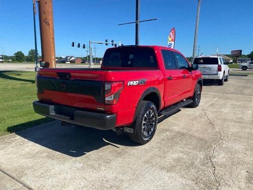 Photo 3 of 22 of 2021 Nissan Titan PRO-4X