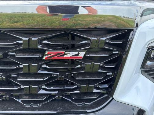 Polar White Tricoat 2026 Chevrolet Traverse AWD Z71