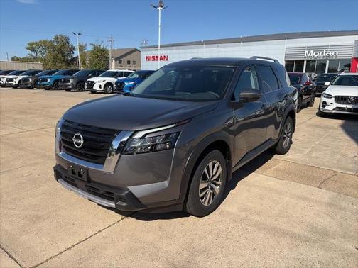 2025 Nissan Pathfinder SL 4WD