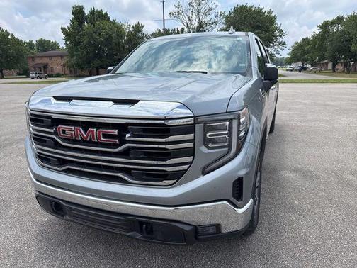 Sterling Metallic 2025 GMC Sierra 1500 SLT