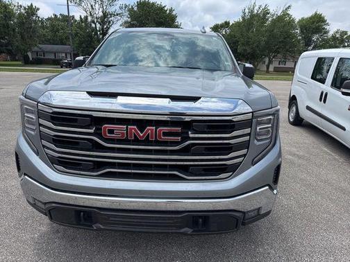 Sterling Metallic 2025 GMC Sierra 1500 SLT