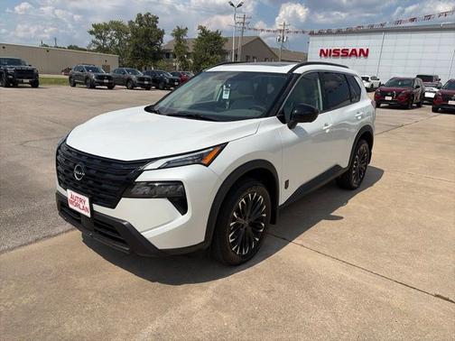 Everest White Pearl Tricoat 2026 Nissan Rogue Dark Armor