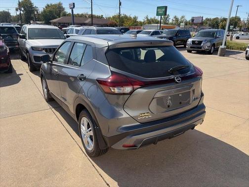 2025 Nissan Kicks S