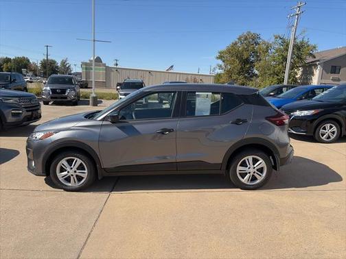 2025 Nissan Kicks S