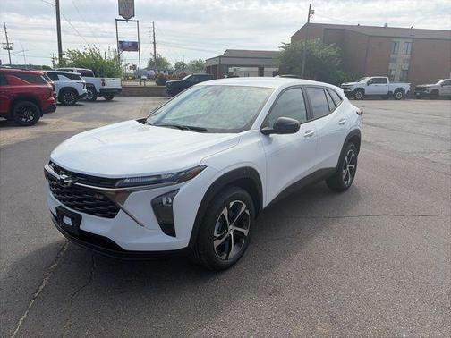 Summit White 2026 Chevrolet Trax FWD 1RS