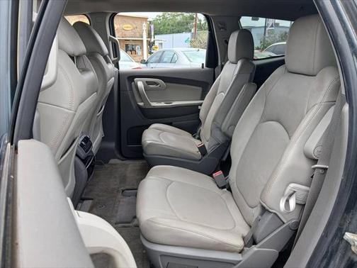 2011 Chevrolet Traverse 2LT