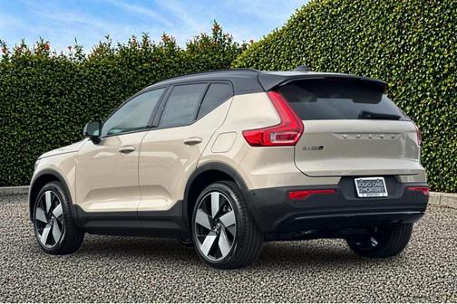 Sand Dune Metallic 2026 Volvo EX40 Twin Motor Plus