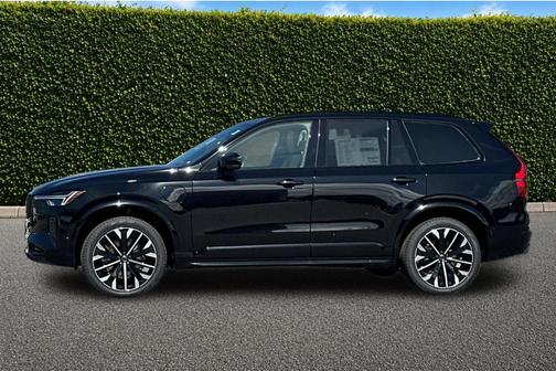 Onyx Black Metallic 2026 Volvo XC90 Plug-In Hybrid T8 Ultra Dark Theme 7-Seater
