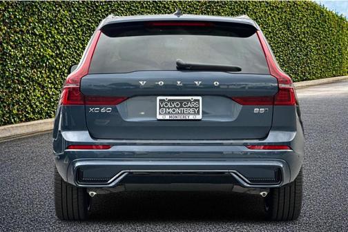 Denim Blue Metallic 2026 Volvo XC60 B5 Ultra