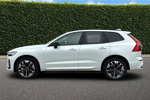 Crystal White 2026 Volvo XC60 Plug-In Hybrid T8 Plus