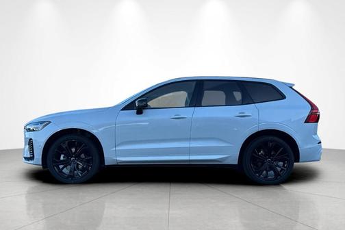 2026 Volvo XC60 B5 Ultra Black Edition