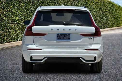 Crystal White 2026 Volvo XC60 Plug-In Hybrid T8 Plus