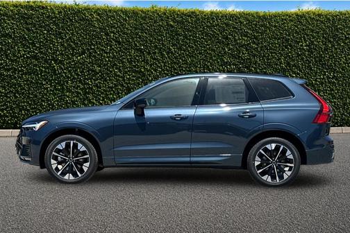 Denim Blue Metallic 2026 Volvo XC60 B5 Plus