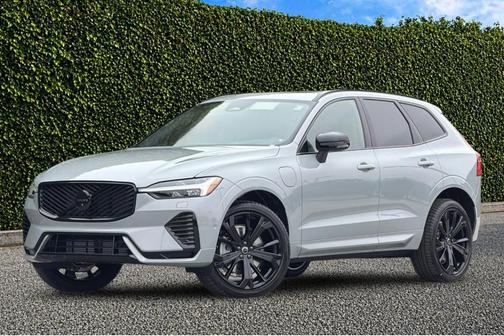 Gray Metallic 2026 Volvo XC60 Plug-In Hybrid T8 Ultra Black Edition