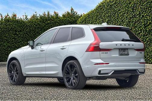Gray Metallic 2026 Volvo XC60 Plug-In Hybrid T8 Ultra Black Edition