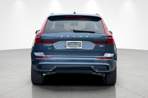 Denim Blue Metallic 2026 Volvo XC60 B5 Ultra
