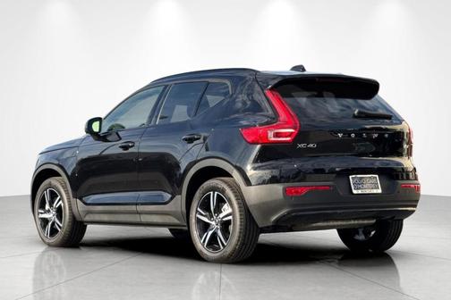 2026 Volvo XC40 B4 Core
