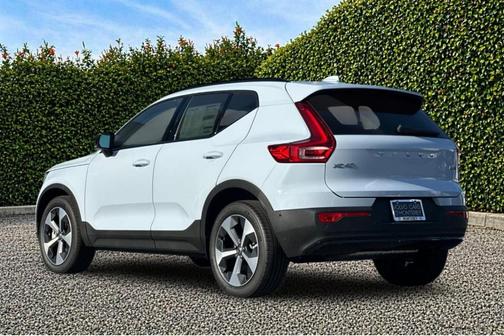 Cloud 9 White 2026 Volvo XC40 B5 Plus
