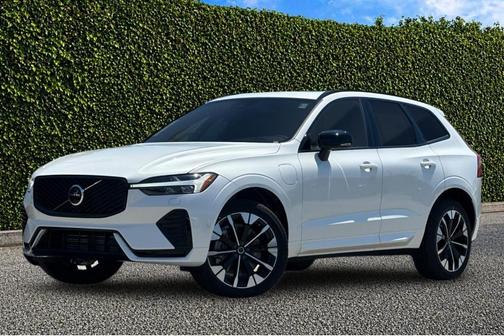 Crystal White 2026 Volvo XC60 Plug-In Hybrid T8 Plus